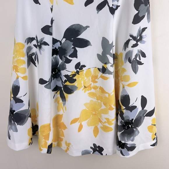 Eliza J | Yellow Floral Fit & Flare Dress | 8P - Picture 4 of 11